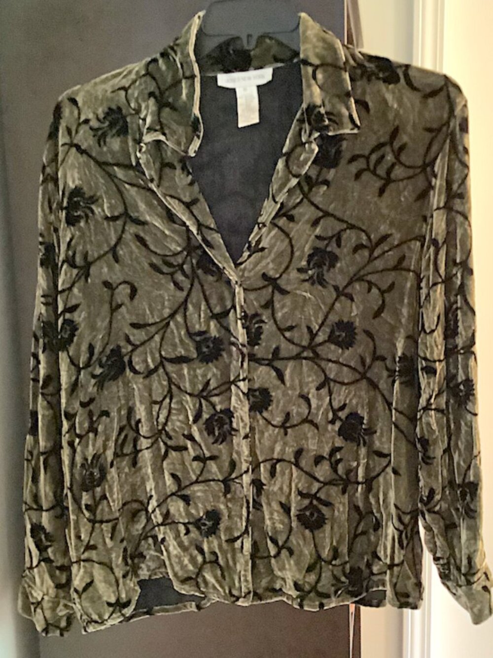 Jones New York olive and black cut velvet shirt - Size 16, rayon and silk